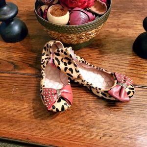 Betsy Johnson Leather Leopard Flats Size 10